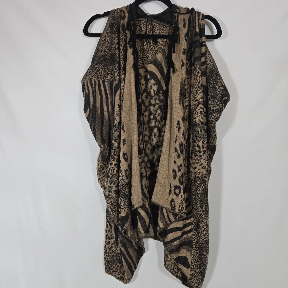 Unbranded Animal Print Shawl with Fring Neckline